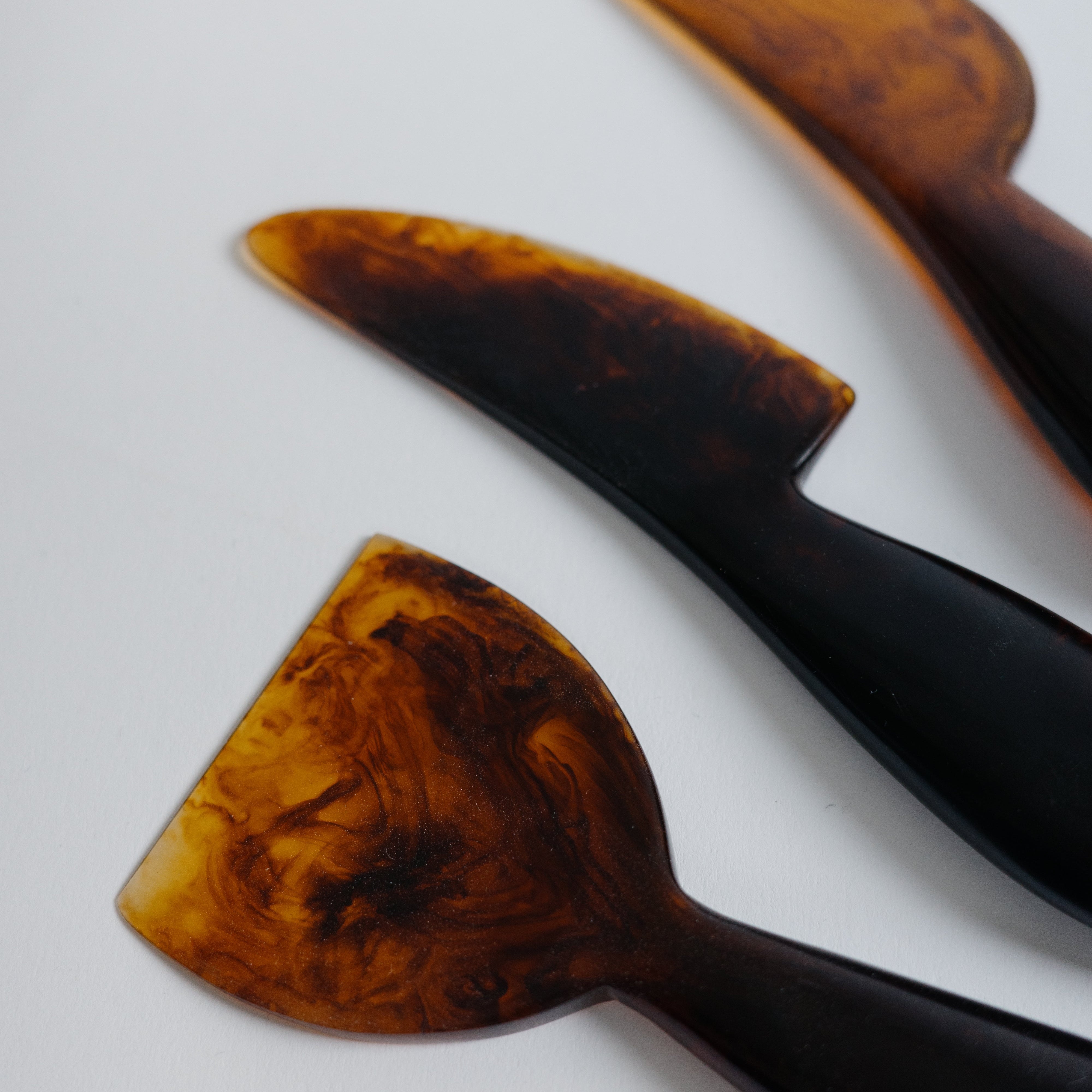 3-Piece Cheese Knives Set - Resin in Amber