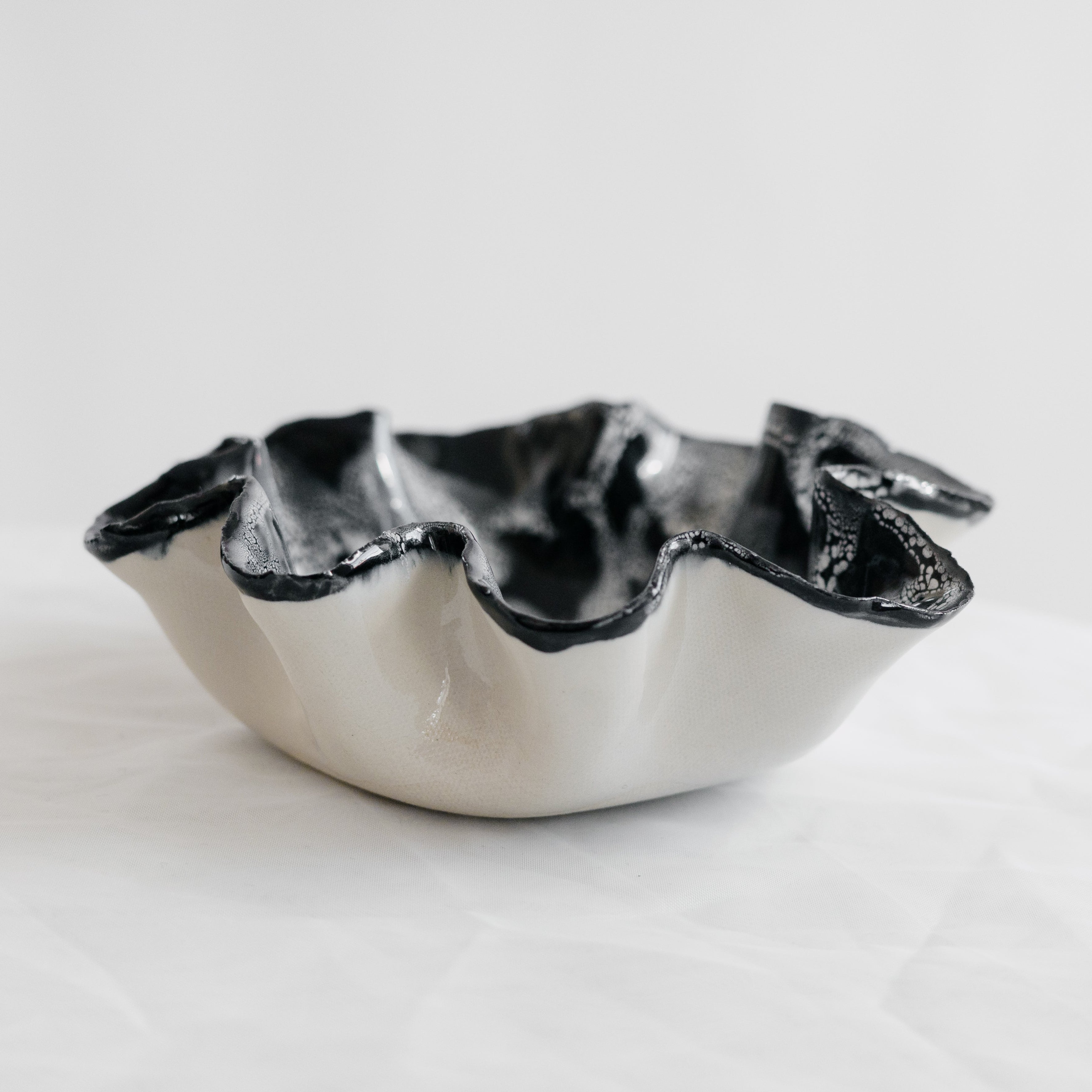 Ruffle Bowl | Black with White Lichen