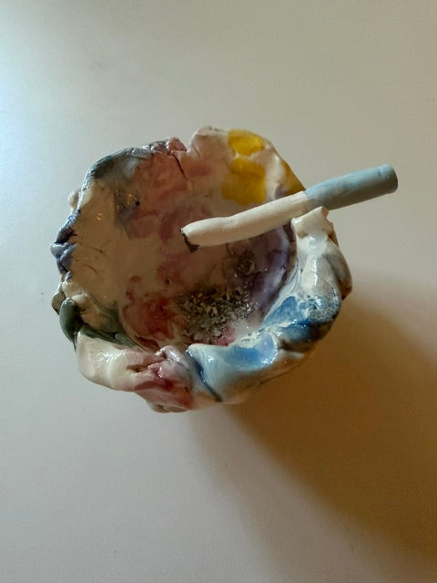 Ceramic colourful ashtray 1 cigarette (blue filter)