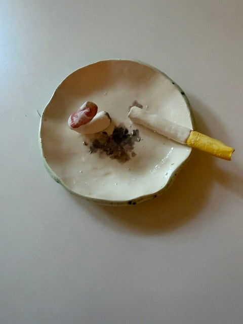 Ceramic small ashtray 2 cigarettes and lipstick