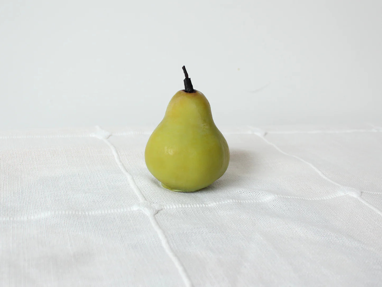 Beeswax Bartlett Green Pear Candle