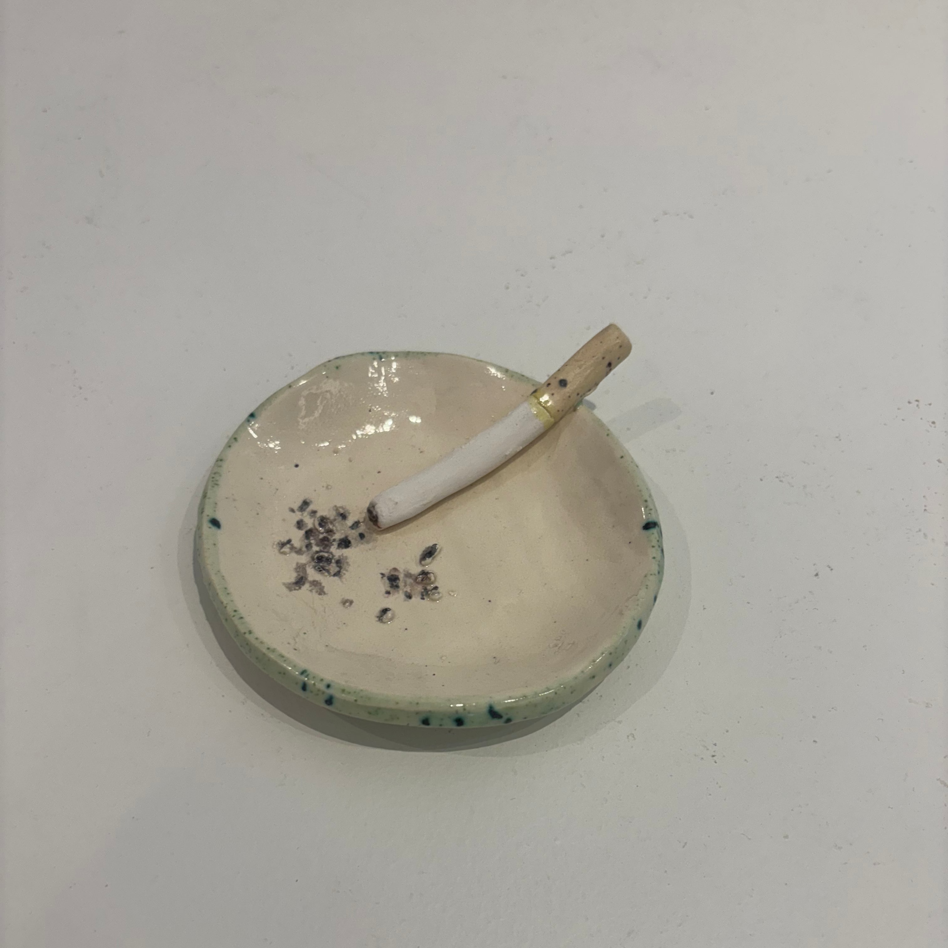 Ceramic ashtray - 1 cigarette