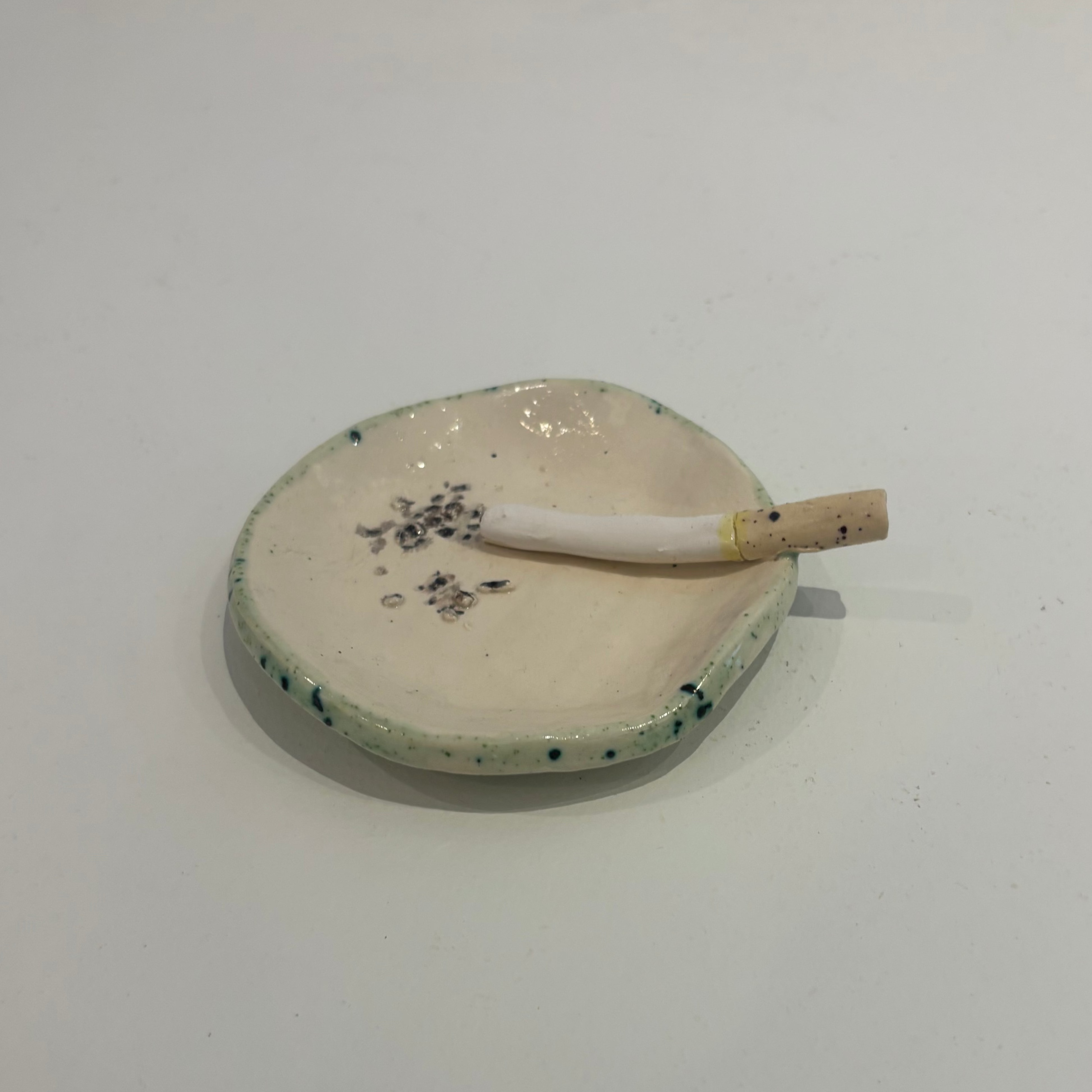 Ceramic ashtray - 1 cigarette
