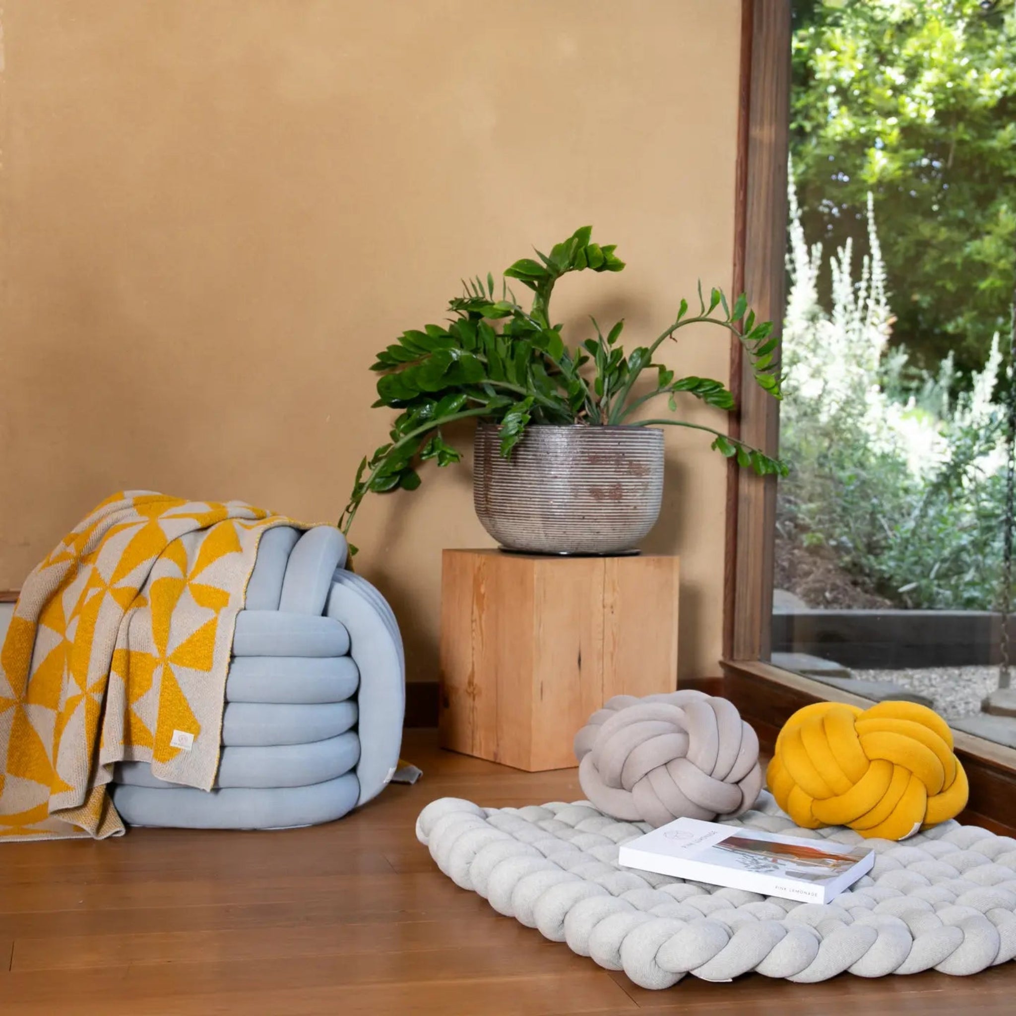 Knotted Pouf