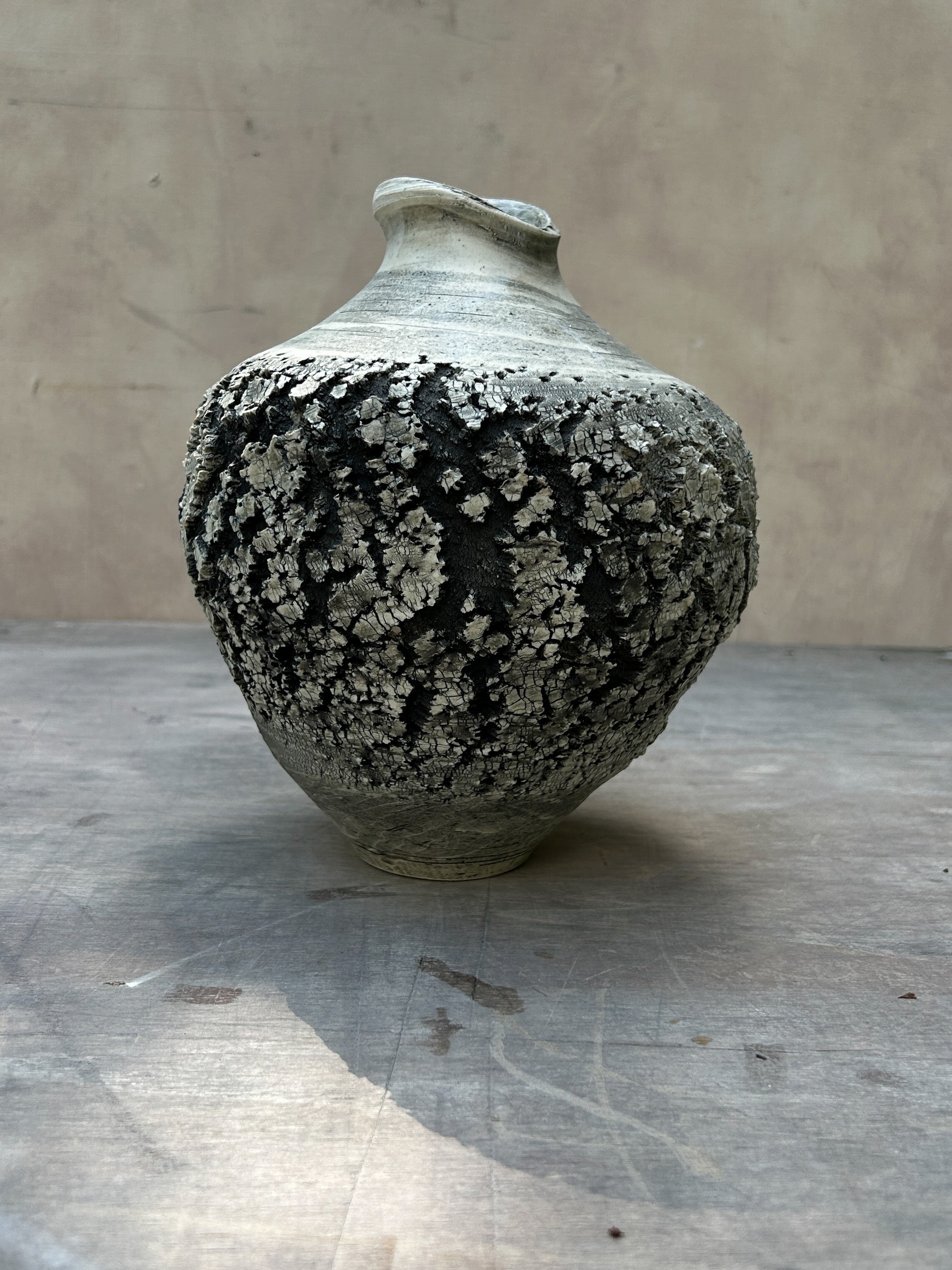 Volcanic Vase | Charcoal