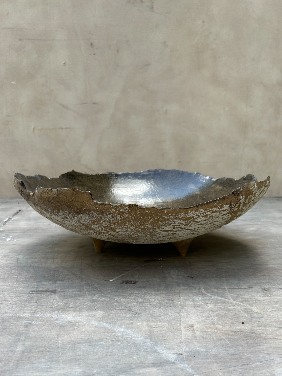 Torn Bowl with Legs | Brown