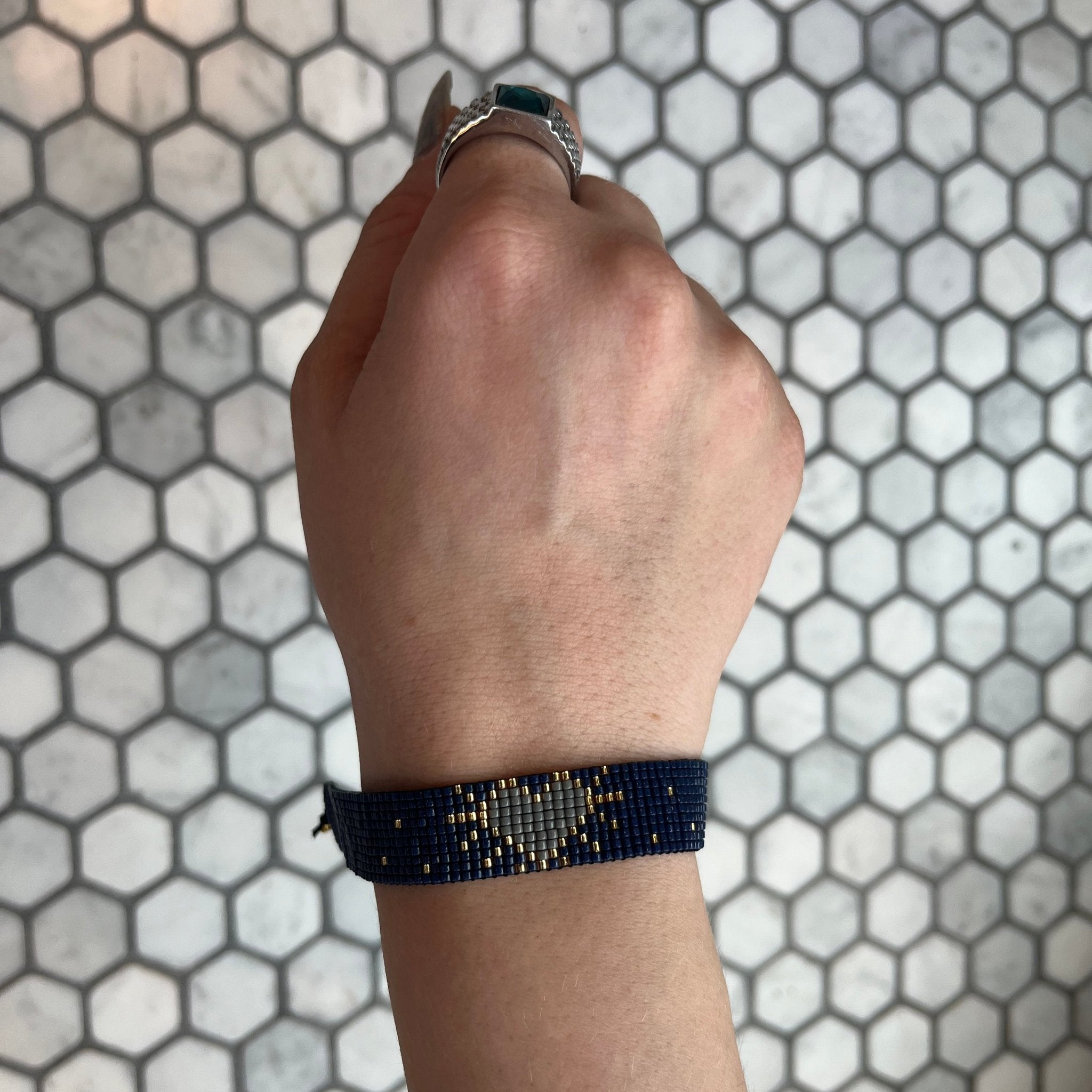 Glowing Heart Bracelet | Navy