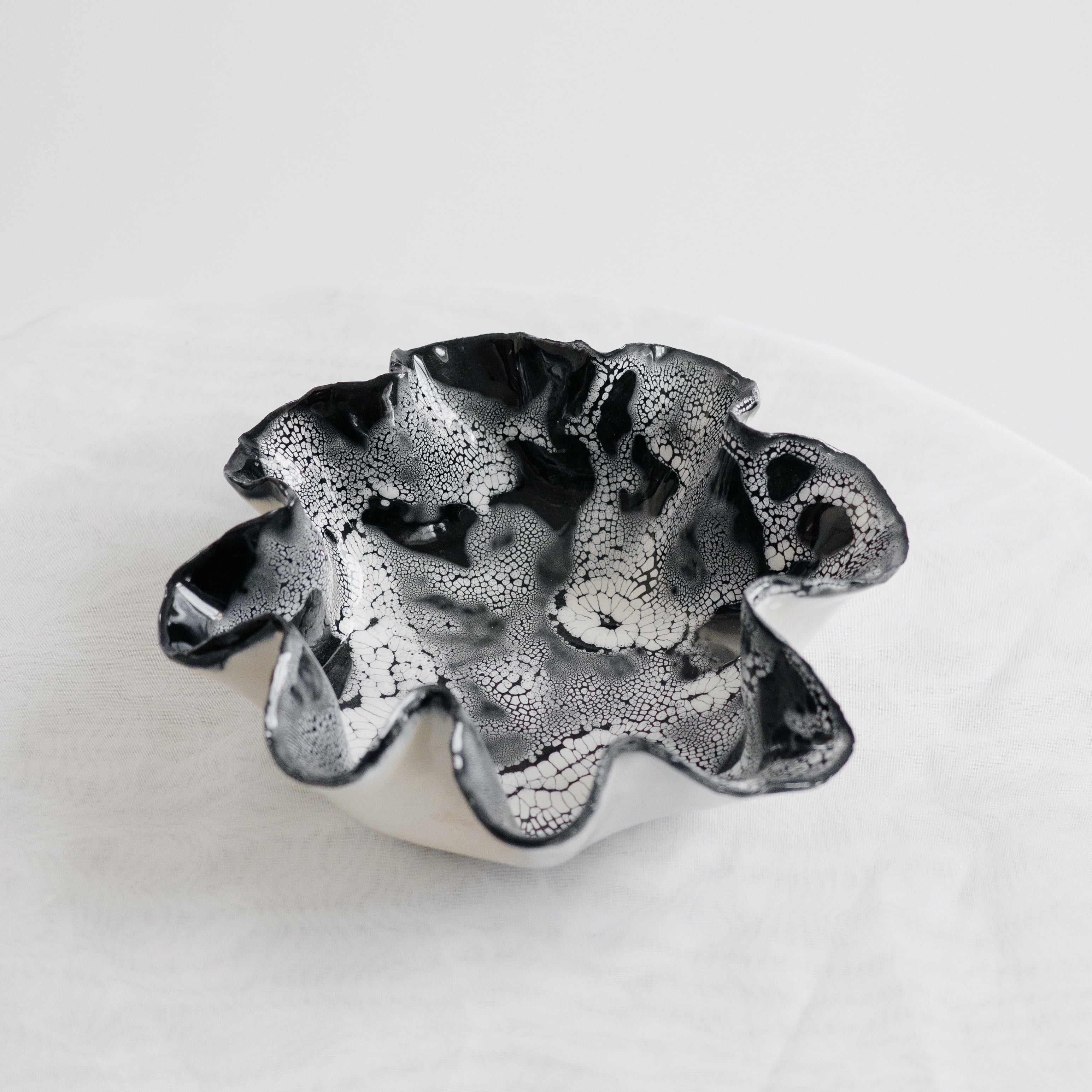 Ruffle Bowl | Black with White Lichen