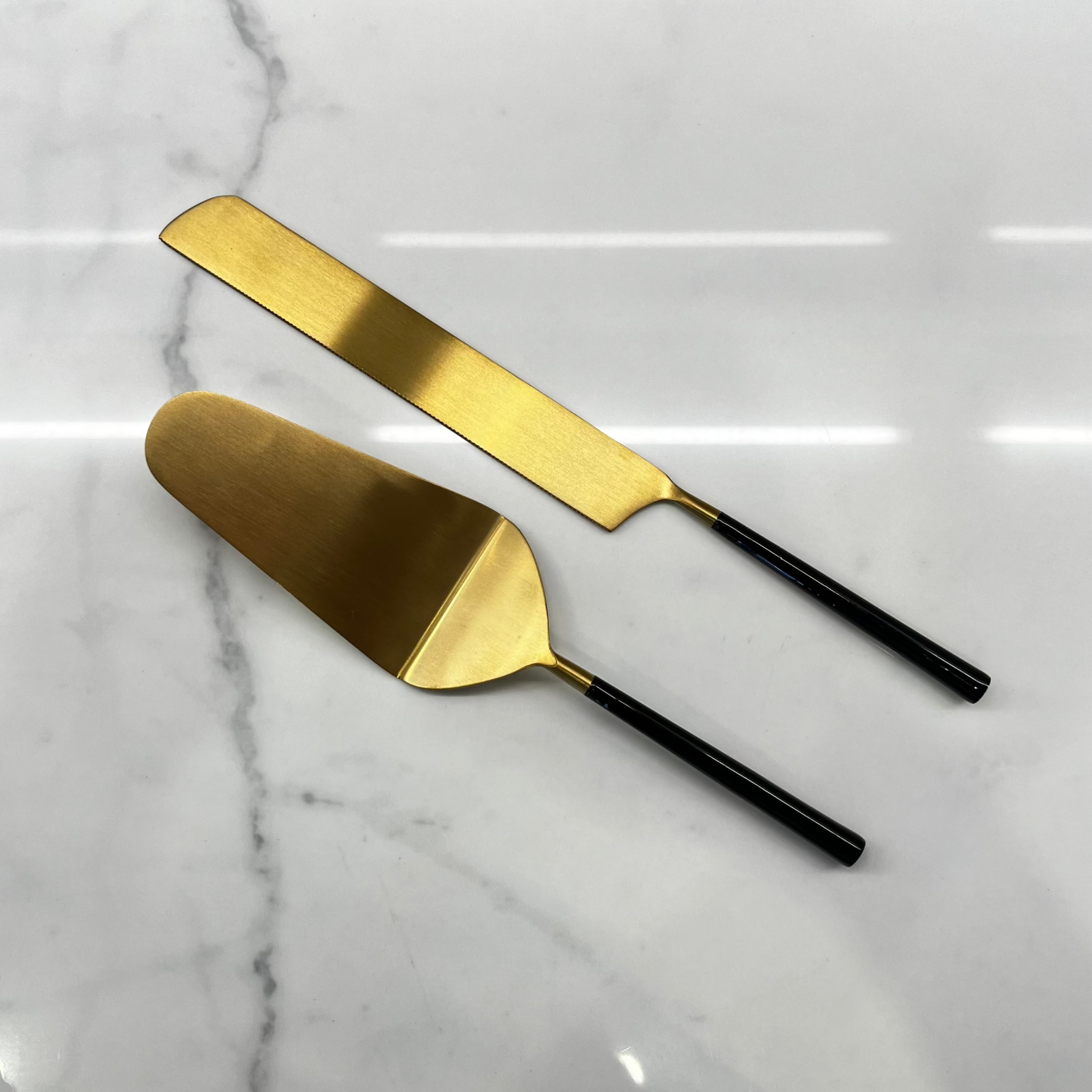 Cake Serving Set | Black and Gold